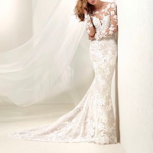 Pronovias Elegant Lace Wedding Dress in White and Cream